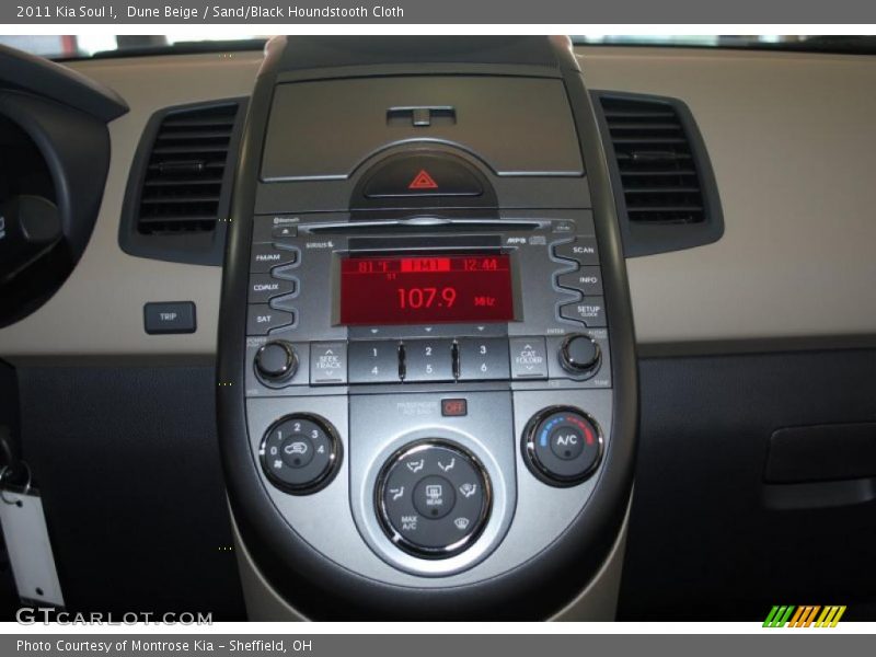 Dune Beige / Sand/Black Houndstooth Cloth 2011 Kia Soul !