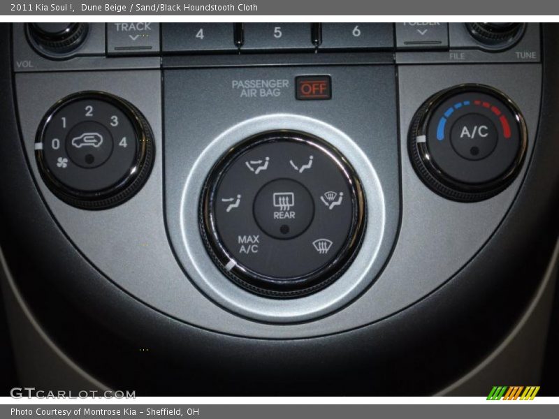 Dune Beige / Sand/Black Houndstooth Cloth 2011 Kia Soul !