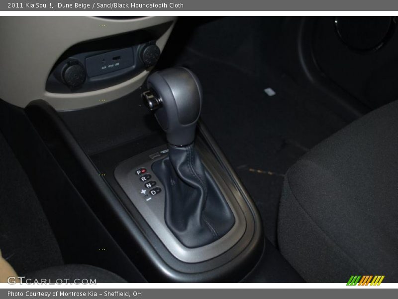 Dune Beige / Sand/Black Houndstooth Cloth 2011 Kia Soul !