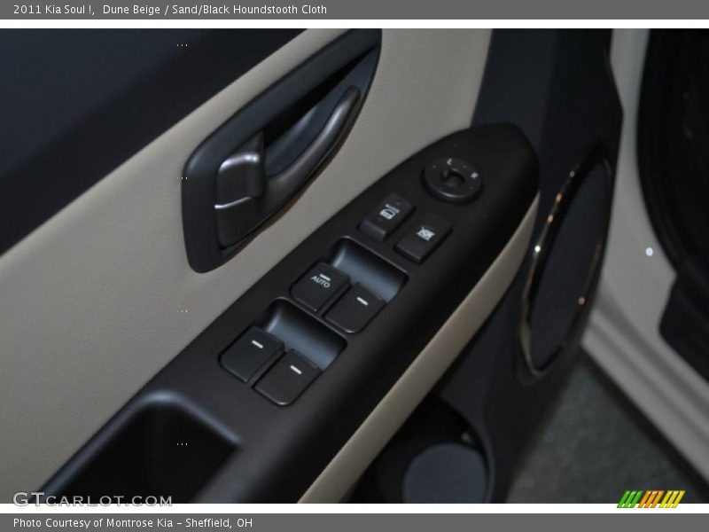 Dune Beige / Sand/Black Houndstooth Cloth 2011 Kia Soul !