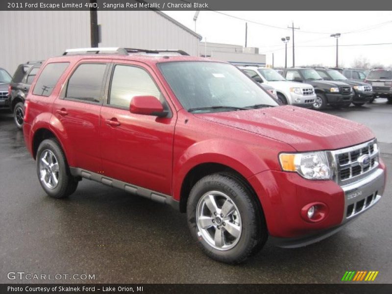 Front 3/4 View of 2011 Escape Limited 4WD