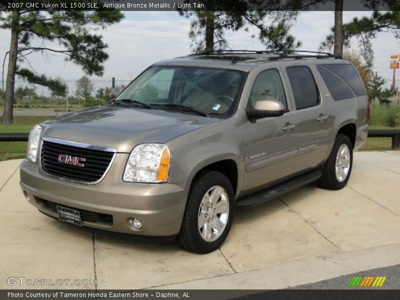 Front 3/4 View of 2007 Yukon XL 1500 SLE