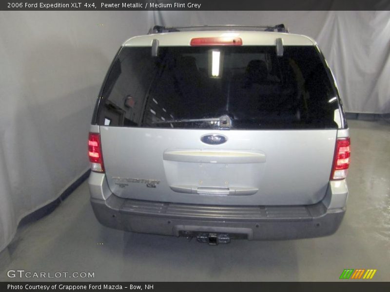 Pewter Metallic / Medium Flint Grey 2006 Ford Expedition XLT 4x4