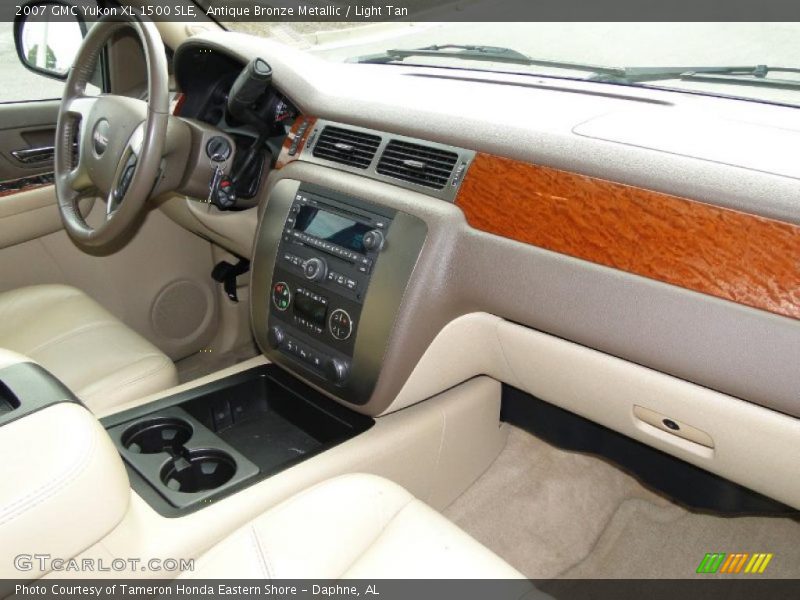 Dashboard of 2007 Yukon XL 1500 SLE
