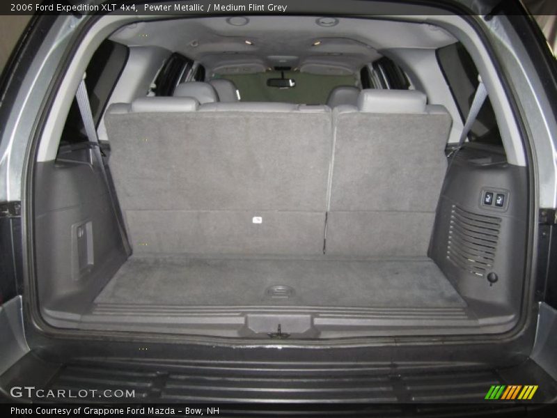 Pewter Metallic / Medium Flint Grey 2006 Ford Expedition XLT 4x4