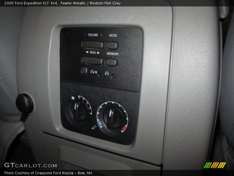 Pewter Metallic / Medium Flint Grey 2006 Ford Expedition XLT 4x4