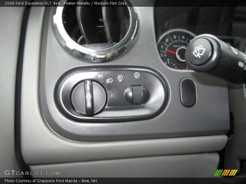 Pewter Metallic / Medium Flint Grey 2006 Ford Expedition XLT 4x4
