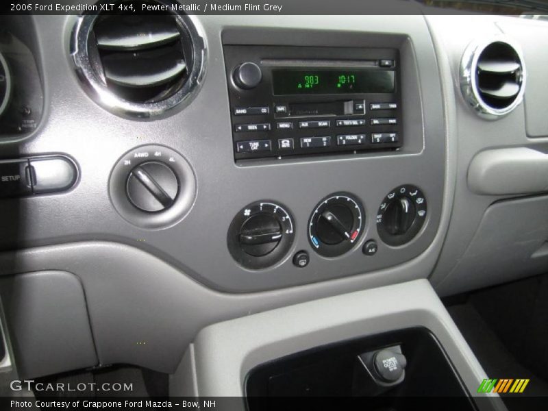 Pewter Metallic / Medium Flint Grey 2006 Ford Expedition XLT 4x4