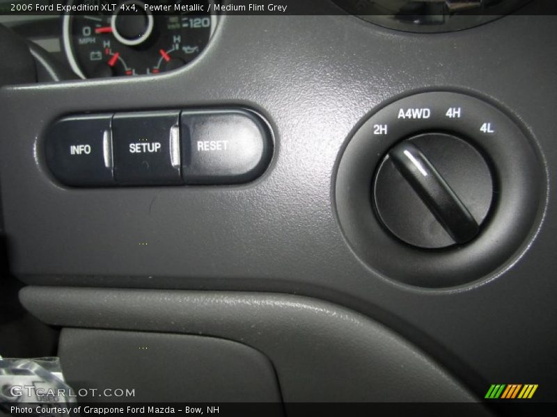 Pewter Metallic / Medium Flint Grey 2006 Ford Expedition XLT 4x4