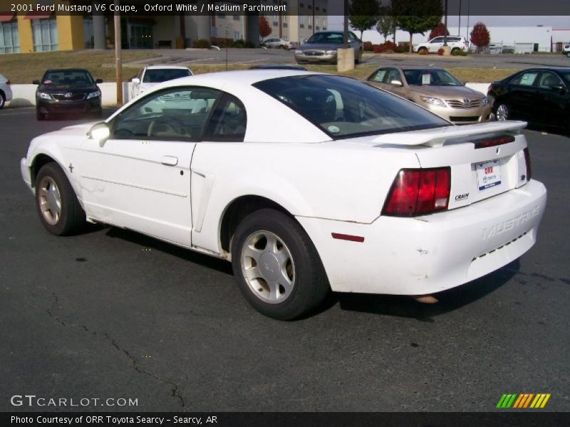 Oxford White / Medium Parchment 2001 Ford Mustang V6 Coupe