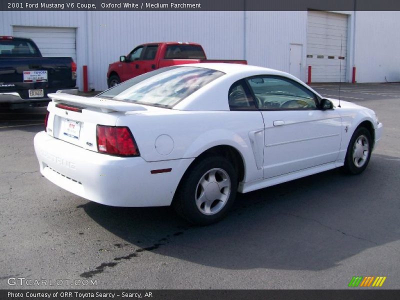 Oxford White / Medium Parchment 2001 Ford Mustang V6 Coupe