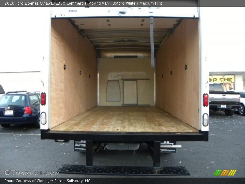 Oxford White / Medium Flint 2010 Ford E Series Cutaway E350 Commercial Moving Van
