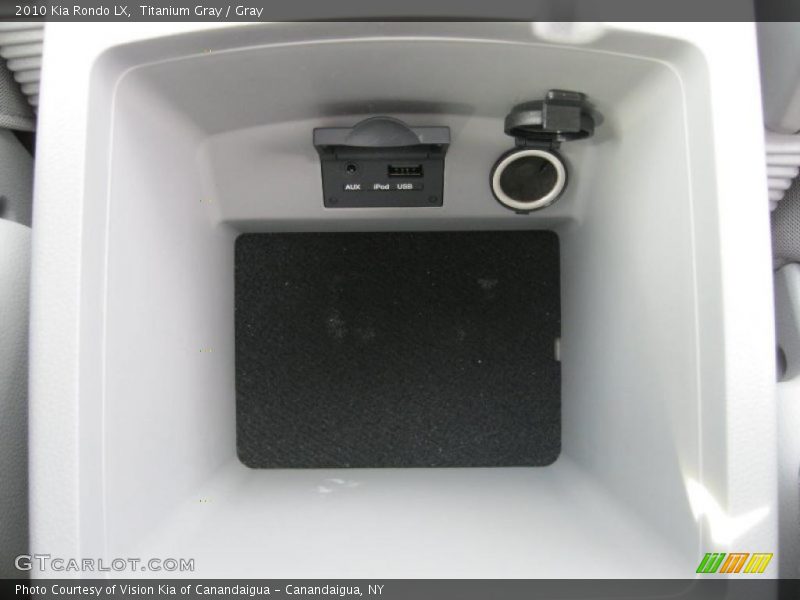 Titanium Gray / Gray 2010 Kia Rondo LX