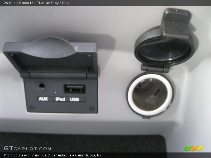 Titanium Gray / Gray 2010 Kia Rondo LX