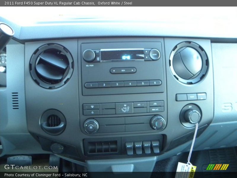 Controls of 2011 F450 Super Duty XL Regular Cab Chassis