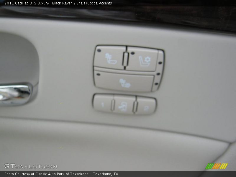 Black Raven / Shale/Cocoa Accents 2011 Cadillac DTS Luxury
