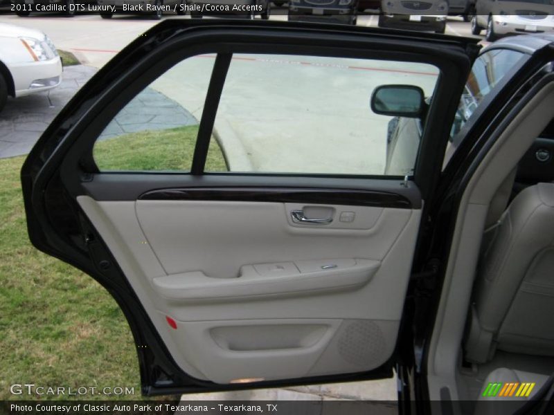 Black Raven / Shale/Cocoa Accents 2011 Cadillac DTS Luxury