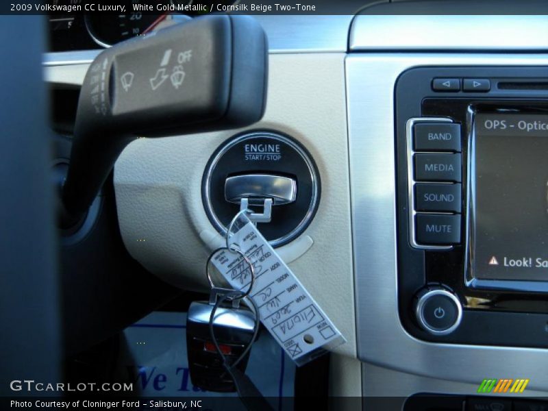 White Gold Metallic / Cornsilk Beige Two-Tone 2009 Volkswagen CC Luxury