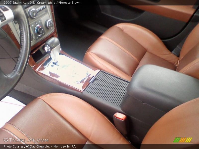 Cream White / Morocco Brown 2007 Saturn Aura XE