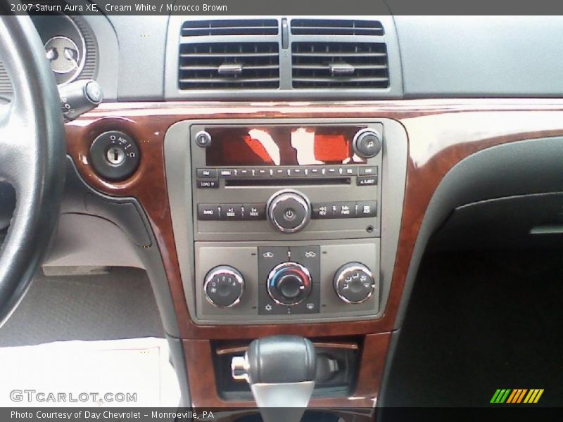 Cream White / Morocco Brown 2007 Saturn Aura XE