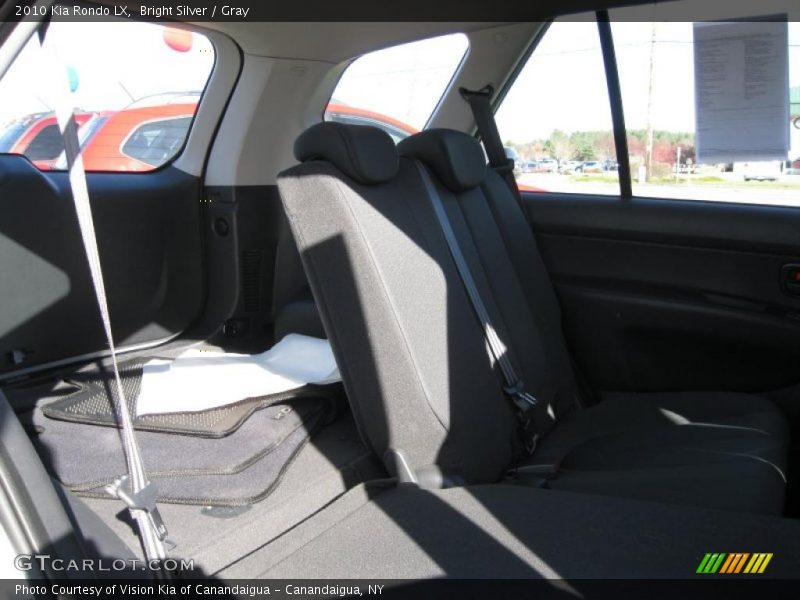 Bright Silver / Gray 2010 Kia Rondo LX