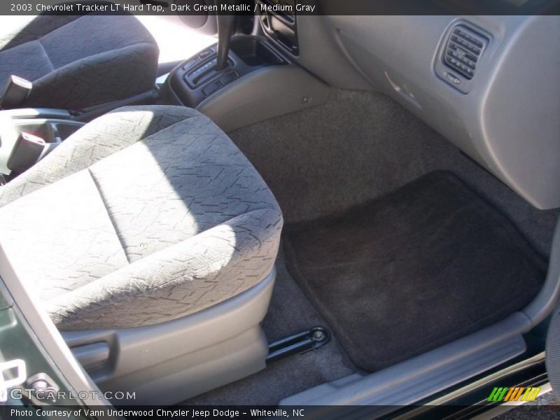 Dark Green Metallic / Medium Gray 2003 Chevrolet Tracker LT Hard Top