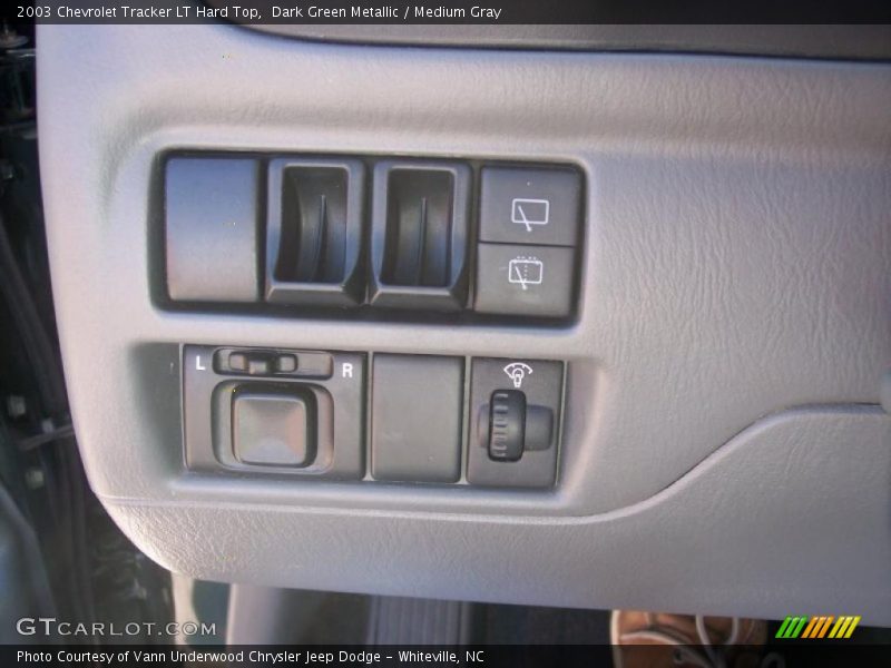 Controls of 2003 Tracker LT Hard Top