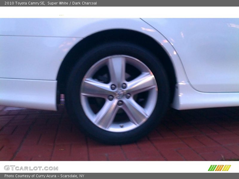 Super White / Dark Charcoal 2010 Toyota Camry SE