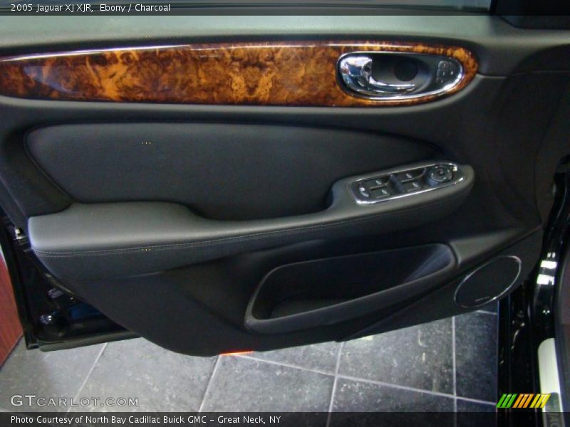 Ebony / Charcoal 2005 Jaguar XJ XJR