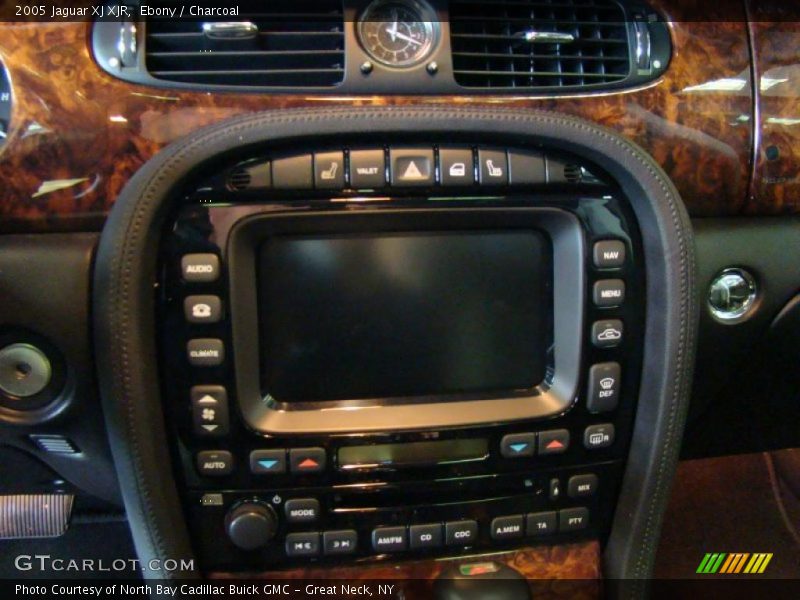 Controls of 2005 XJ XJR