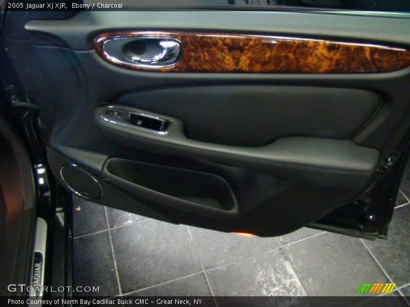 Door Panel of 2005 XJ XJR