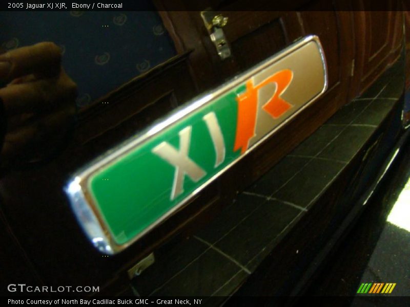  2005 XJ XJR Logo