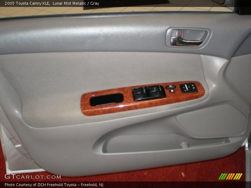 Lunar Mist Metallic / Gray 2005 Toyota Camry XLE