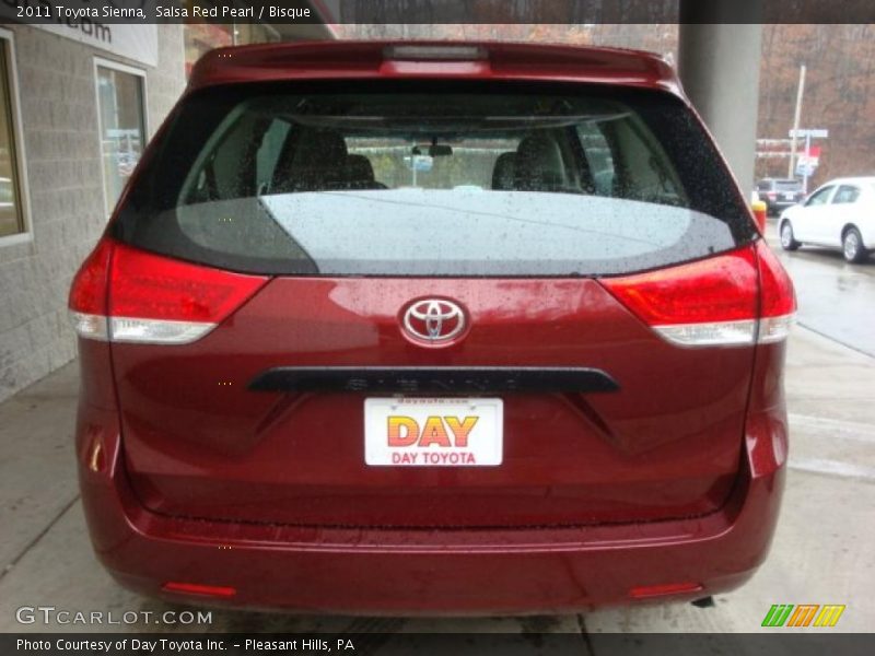 Salsa Red Pearl / Bisque 2011 Toyota Sienna