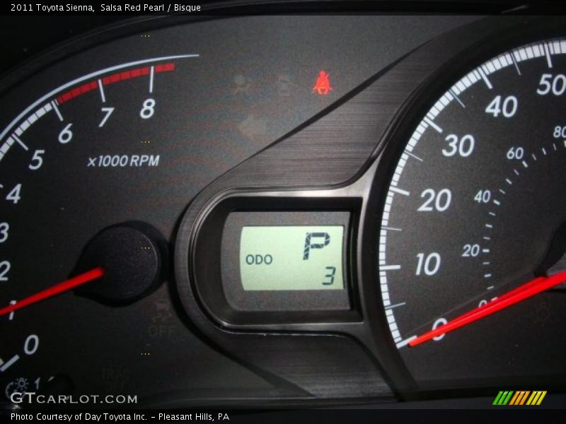 Salsa Red Pearl / Bisque 2011 Toyota Sienna