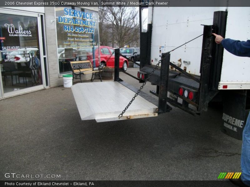 Summit White / Medium Dark Pewter 2006 Chevrolet Express 3500 Cutaway Moving Van