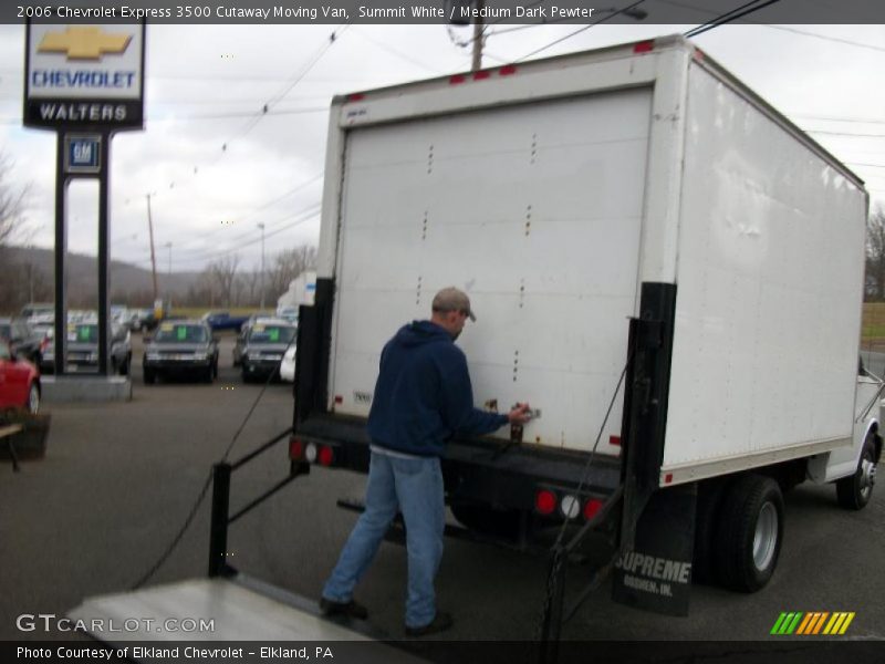 Summit White / Medium Dark Pewter 2006 Chevrolet Express 3500 Cutaway Moving Van