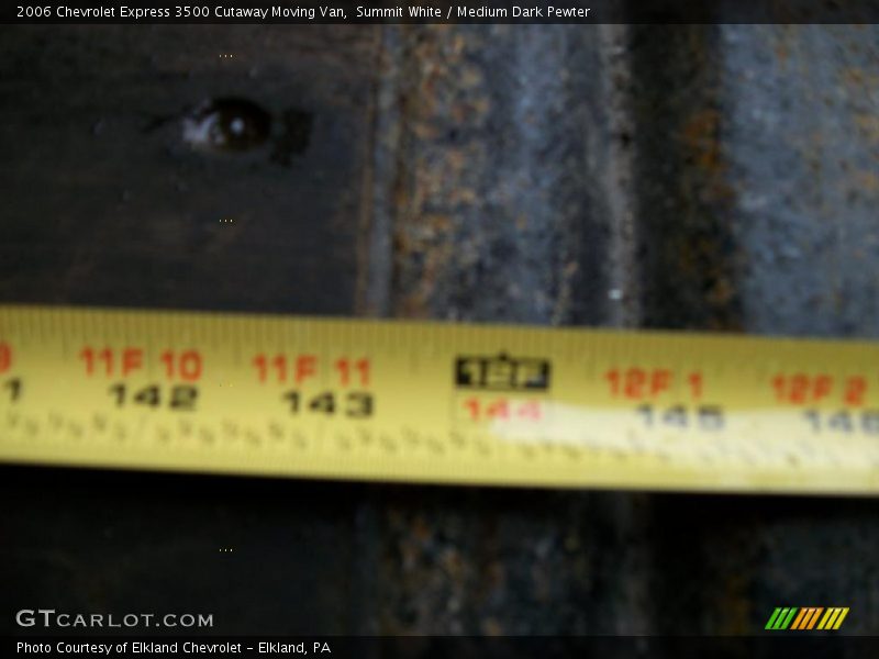 Summit White / Medium Dark Pewter 2006 Chevrolet Express 3500 Cutaway Moving Van