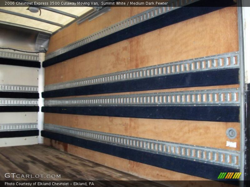  2006 Express 3500 Cutaway Moving Van Trunk