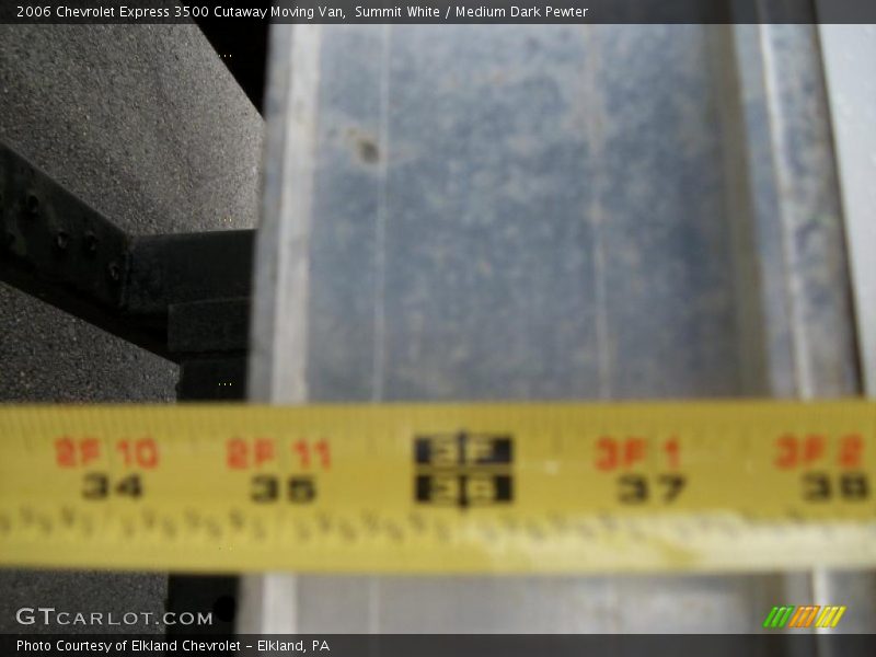 Summit White / Medium Dark Pewter 2006 Chevrolet Express 3500 Cutaway Moving Van