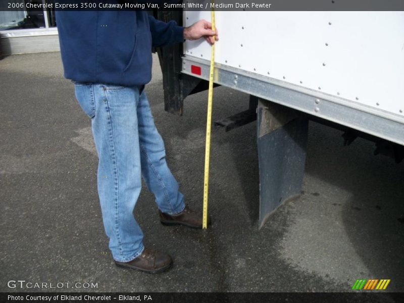 Summit White / Medium Dark Pewter 2006 Chevrolet Express 3500 Cutaway Moving Van
