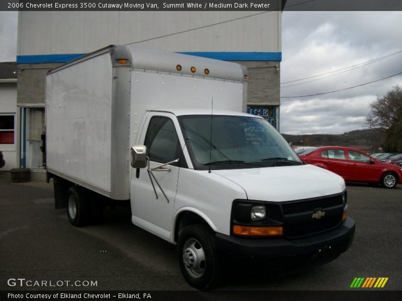 Front 3/4 View of 2006 Express 3500 Cutaway Moving Van