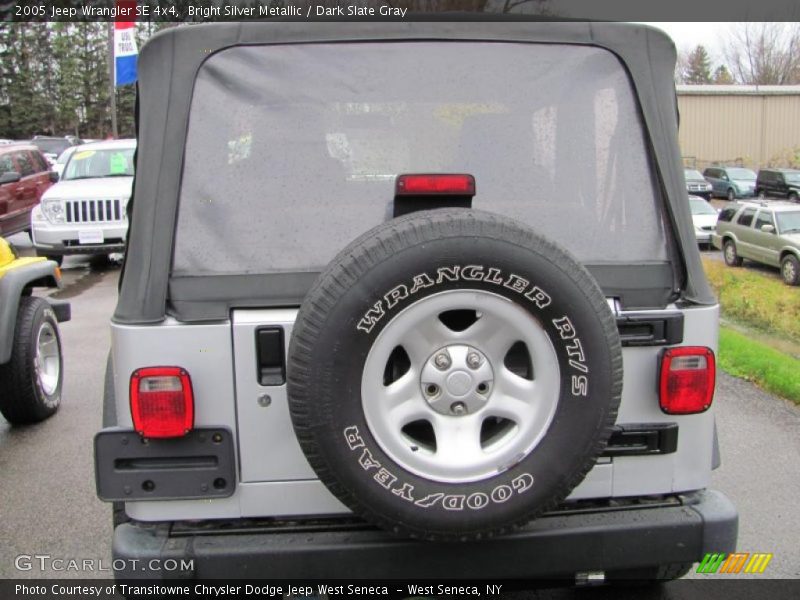 Bright Silver Metallic / Dark Slate Gray 2005 Jeep Wrangler SE 4x4