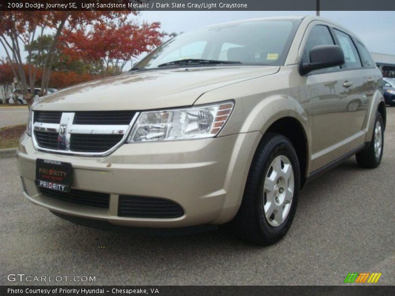 Light Sandstone Metallic / Dark Slate Gray/Light Graystone 2009 Dodge Journey SE