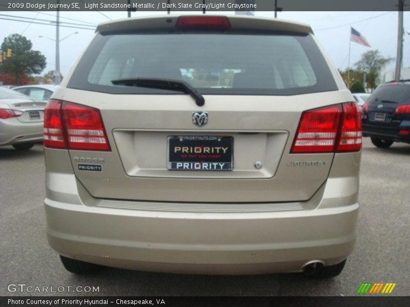 Light Sandstone Metallic / Dark Slate Gray/Light Graystone 2009 Dodge Journey SE