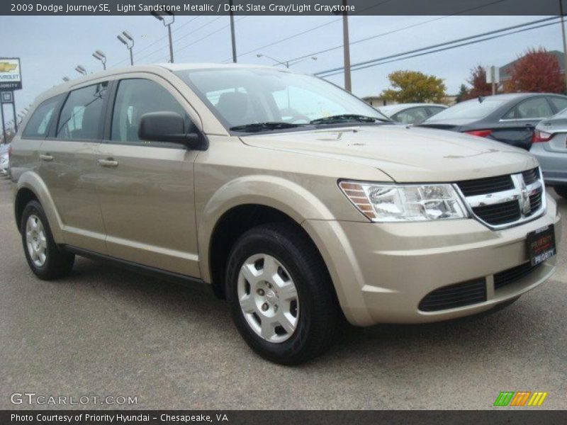 Light Sandstone Metallic / Dark Slate Gray/Light Graystone 2009 Dodge Journey SE