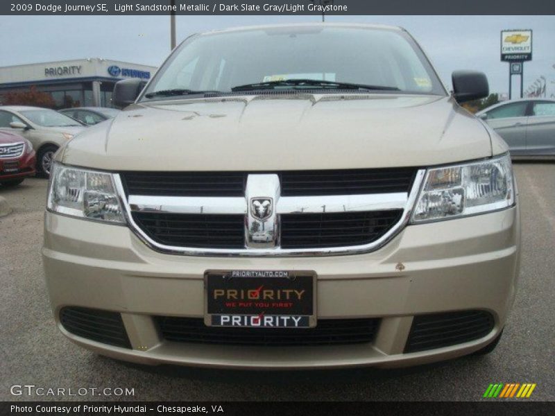Light Sandstone Metallic / Dark Slate Gray/Light Graystone 2009 Dodge Journey SE