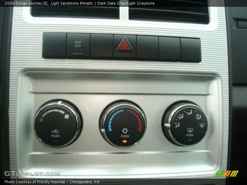 Light Sandstone Metallic / Dark Slate Gray/Light Graystone 2009 Dodge Journey SE