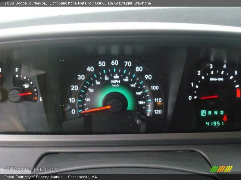 Light Sandstone Metallic / Dark Slate Gray/Light Graystone 2009 Dodge Journey SE