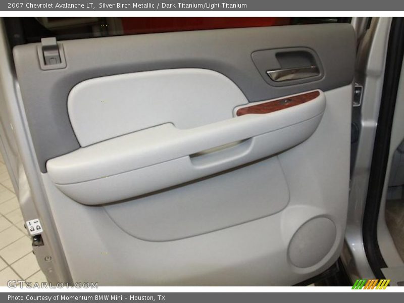 Silver Birch Metallic / Dark Titanium/Light Titanium 2007 Chevrolet Avalanche LT